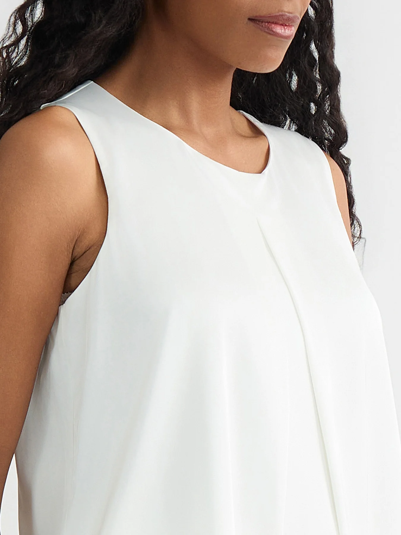 Box Pleat Sleeveless Blouse - Image 4