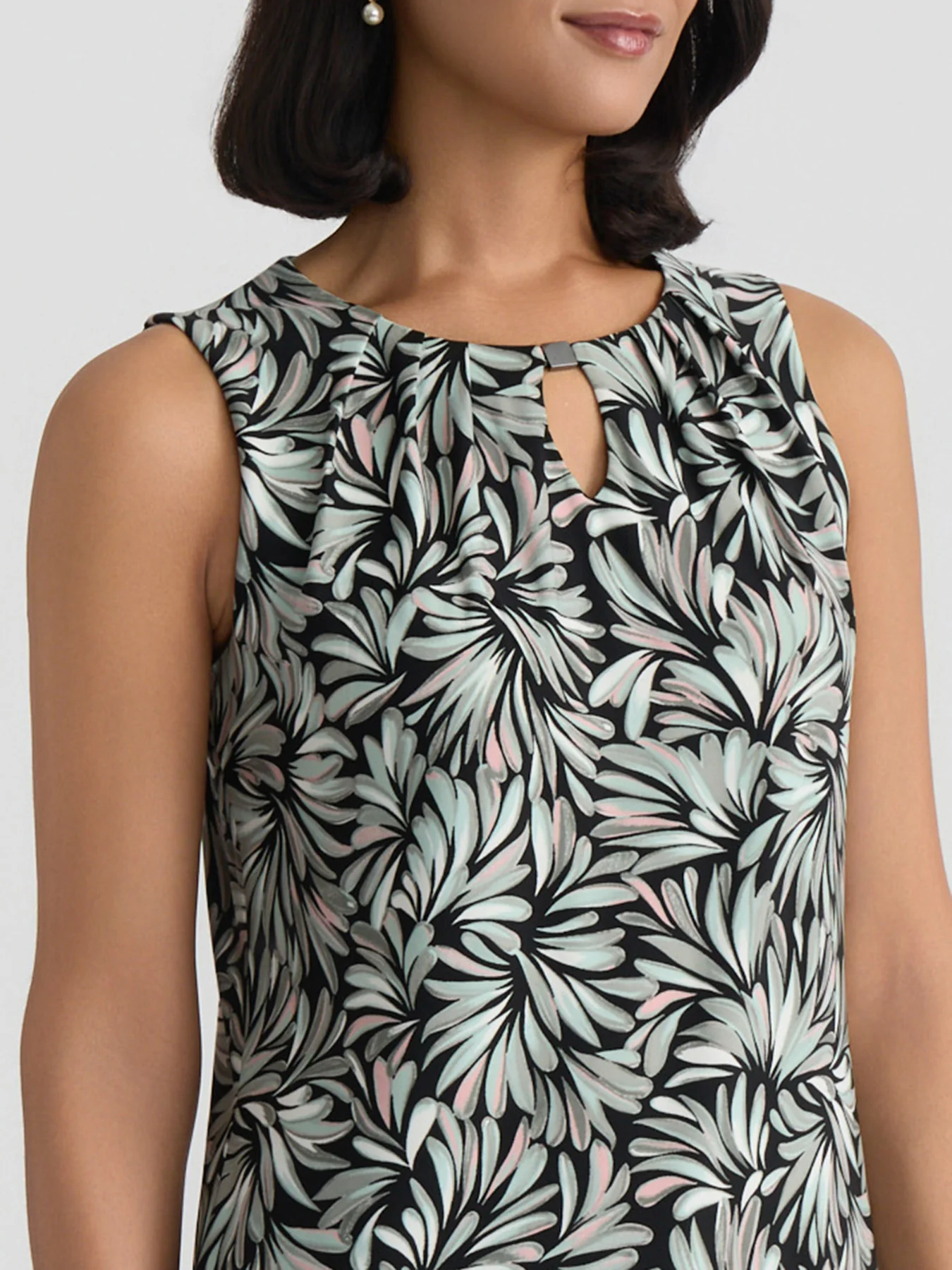 Hardware Keyhole Pleat Top, Everyday Knit - Image 4