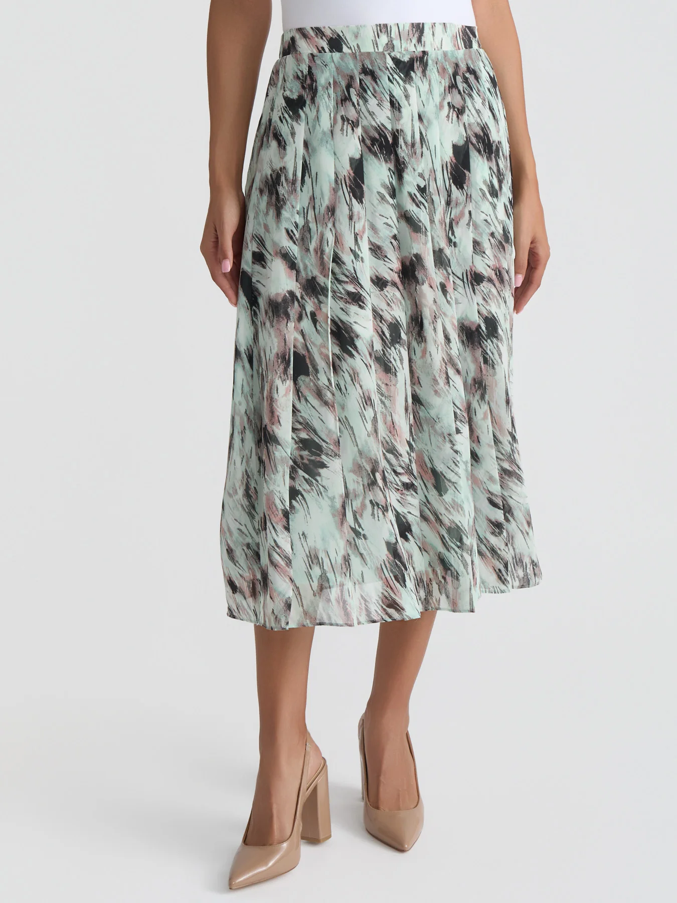 Plus Pull On Pleated Skirt