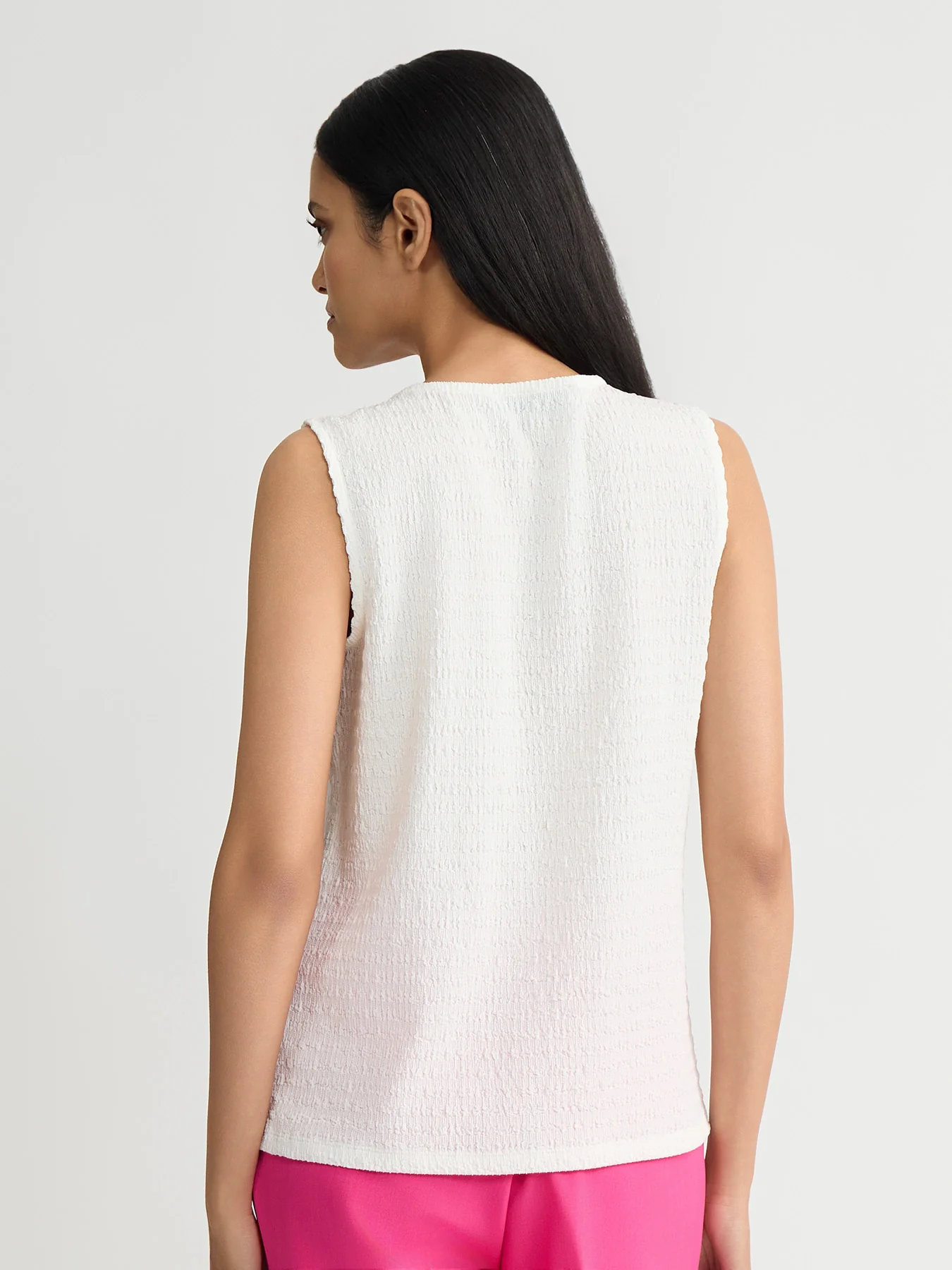 Textured Keyhole Sleeveless Top - Image 2