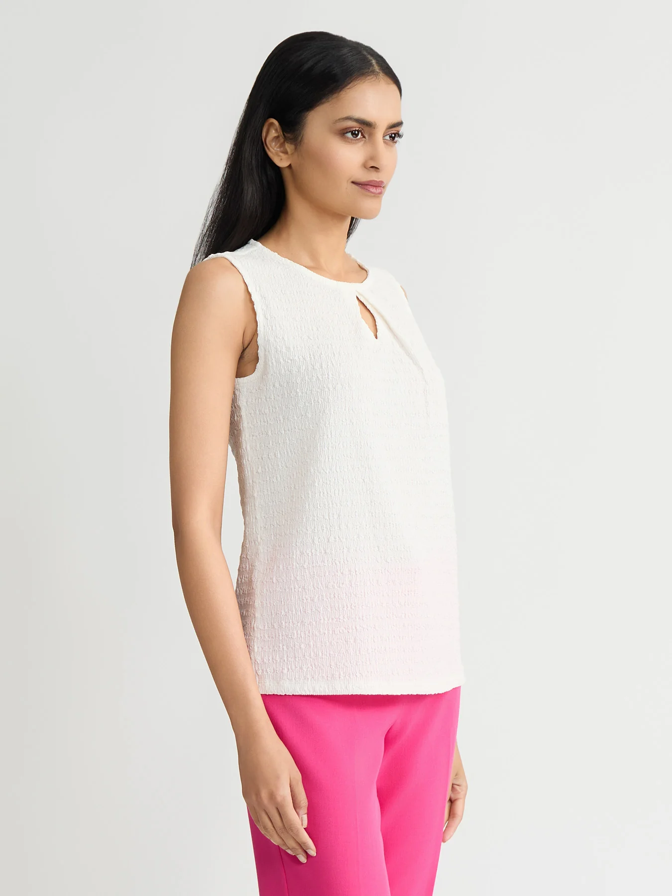 Textured Keyhole Sleeveless Top - Image 3